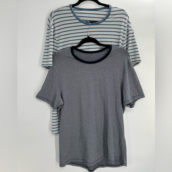 2 Lululemon Men’s Tshirts Super Soft Size Medium? - Picture 1 of 6